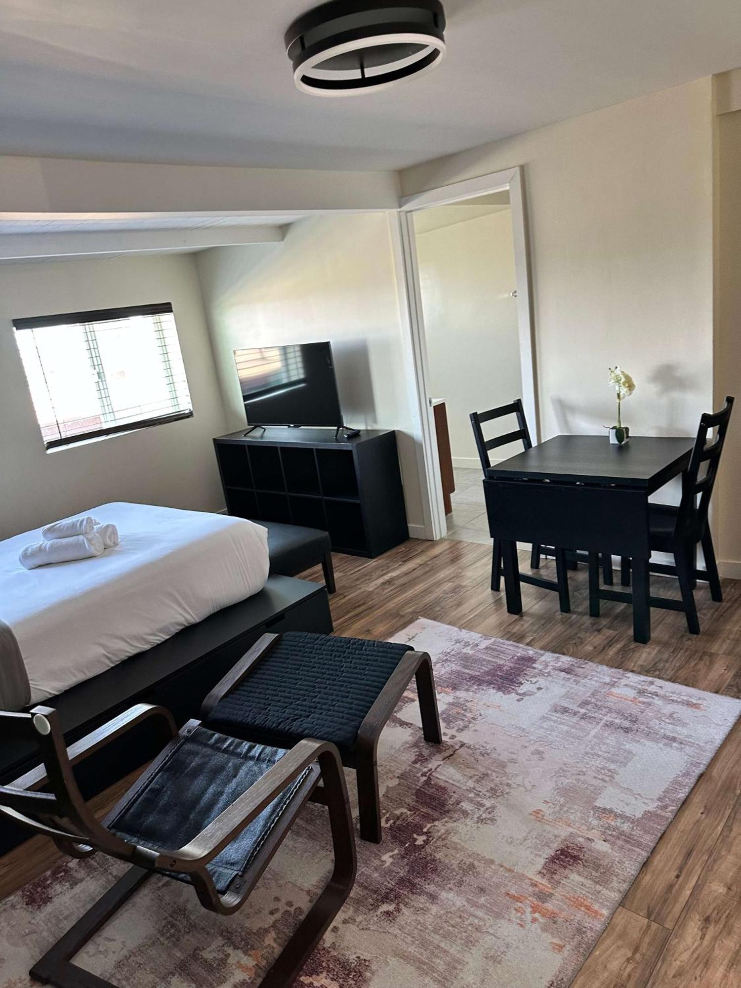 Special Studio In Center Of Сан Диего Екстериор снимка